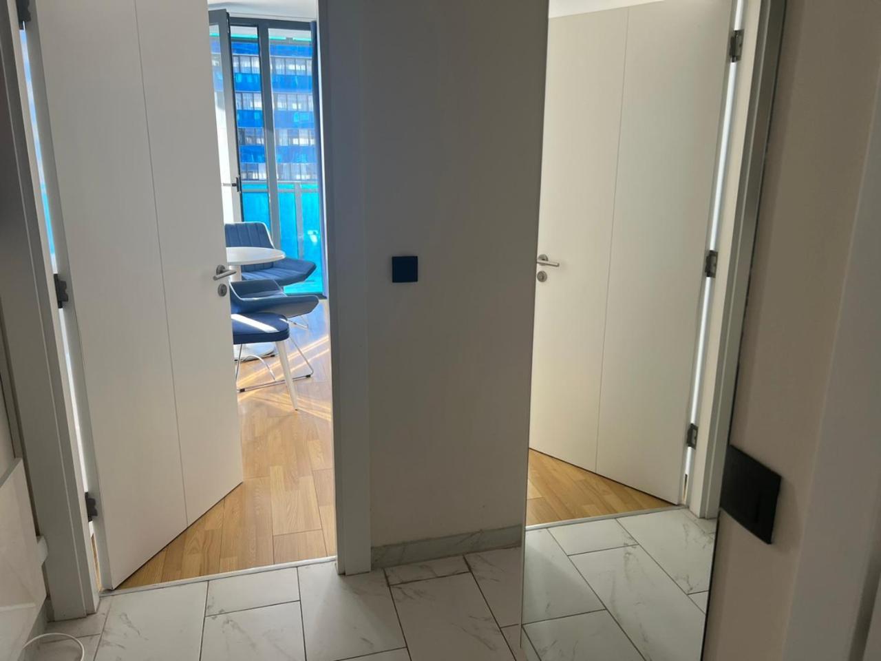 Apartament Orbi *